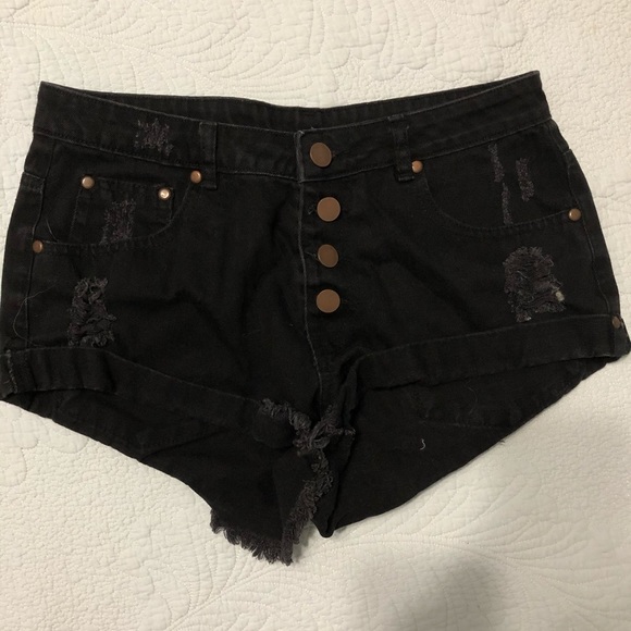 Shorts - Picture 1 of 2